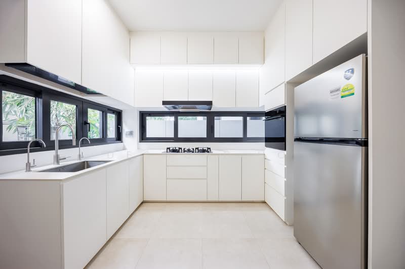 Brand new Upper east coast road landed with private lift and Pool, East Coast Road, Upper East Coast Road, Siglap, 6 Bedrooms, 5,565 sqft, Terraced House For Rent, by Desmond Ho, 500107313 - Kitchen - PropertyGuru.com.sg