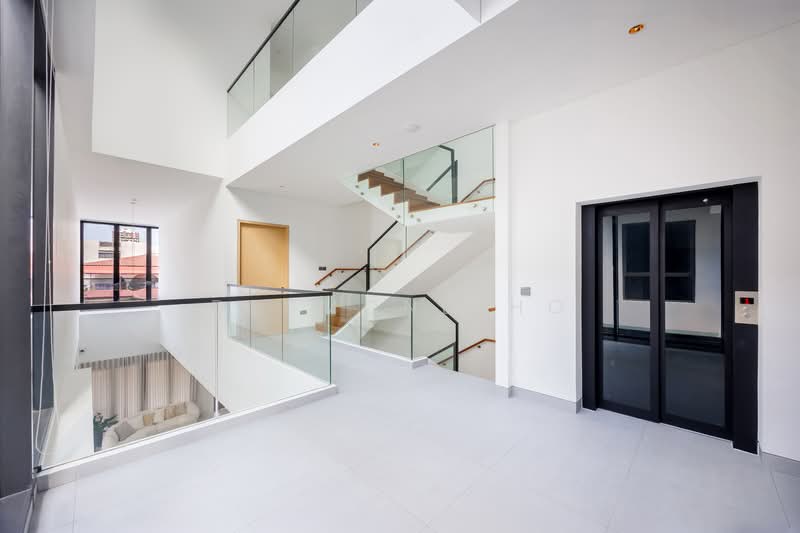 Upper east coast road, , 6 Bedrooms, 5,565 sqft, Terraced House For Rent, by Desmond Ho, 500107313 - Private Lift walkway - PropertyGuru.com.sg