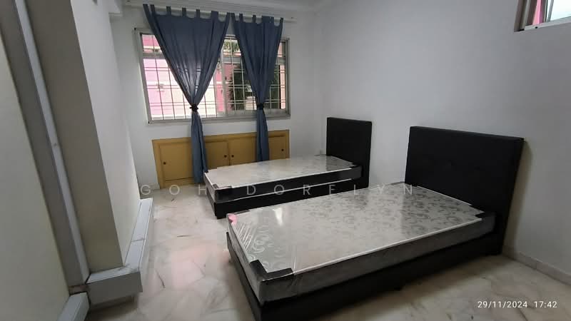 758 Pasir Ris Street 71, 758 Pasir Ris Street 71, 4 Bedrooms, 126 sqft, HDB Flat For Sale, by Goh Dorelyn, 500107325 - Bedroom - PropertyGuru.com.sg