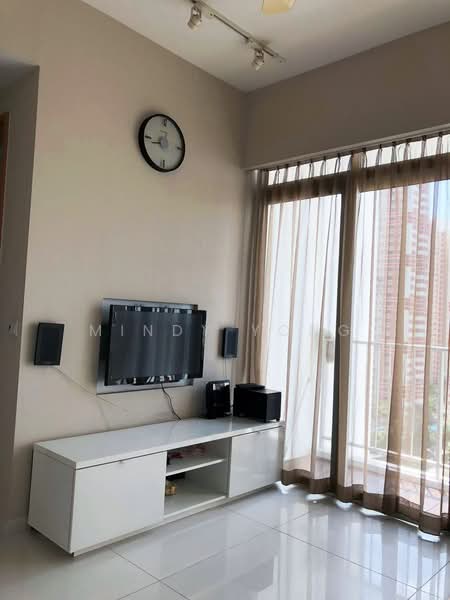 The Metropolitan Condominium, 8 Alexandra View, 2 Bedrooms, 775 sqft, Condominium For Sale, by Mindy Yong, 500107331 - Living Room - PropertyGuru.com.sg