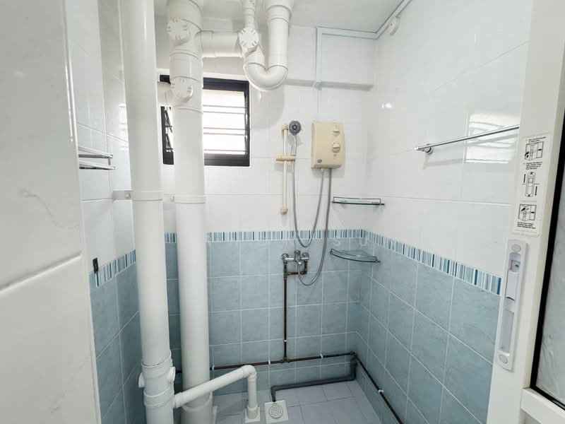 538 Upper Cross Street, 538 Upper Cross Street, 2 Bedrooms, 732 sqft, HDB Flat For Rent, by Vernon Sun, 500107361 - Bathroom - PropertyGuru.com.sg