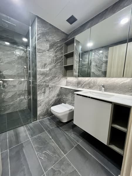 Sengkang Grand Residences, 82 Compassvale Bow, 1 Bedroom, 474 sqft, Condominium For Sale, by Amanda Woon, 500107383 - Bathroom - PropertyGuru.com.sg