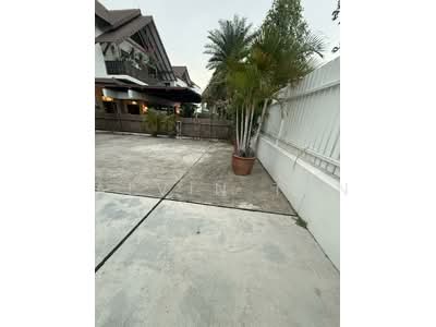 For Sale - 2 STOREY BUNGALOW ZONE LAND FOR SALE