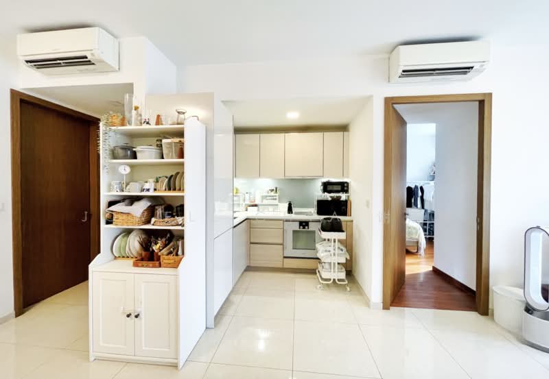 V on Shenton, 5 Shenton Way, 2 Bedrooms, 958 sqft, Condominium For Rent, by Jowell Chia 谢炳耀, 500107409 - Kitchen - PropertyGuru.com.sg