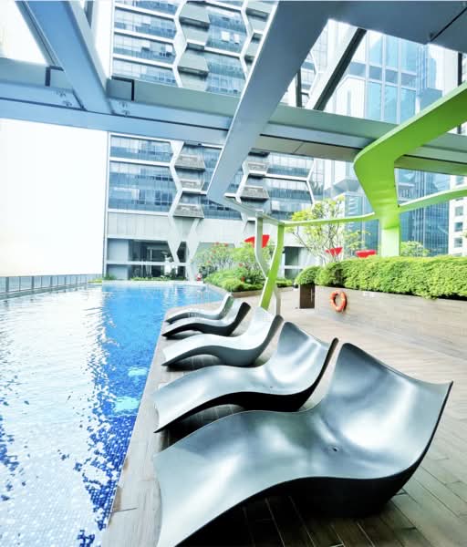 V on Shenton, 5 Shenton Way, 2 Bedrooms, 958 sqft, Condominium For Rent, by Jowell Chia 谢炳耀, 500107409 - Facilities - Pool - PropertyGuru.com.sg