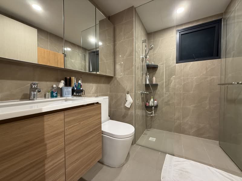 Treasure at Tampines, 57 Tampines Lane, 3 Bedrooms, 1,033 sqft, Condominium For Sale, by Ben Yeo, 500107413 - Bathroom - PropertyGuru.com.sg