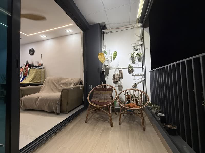 Treasure at Tampines, 57 Tampines Lane, 3 Bedrooms, 1,033 sqft, Condominium For Sale, by Ben Yeo, 500107413 - Living Room - PropertyGuru.com.sg