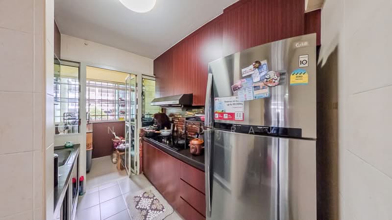 886B Woodlands Drive 50, 886B Woodlands Drive 50, 2 Bedrooms, 721 sqft, HDB Flat For Sale, by Navind Raj, 500107436 - Kitchen - PropertyGuru.com.sg