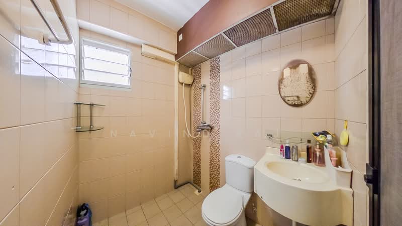 886B Woodlands Drive 50, 886B Woodlands Drive 50, 2 Bedrooms, 721 sqft, HDB Flat For Sale, by Navind Raj, 500107436 - Bathroom - PropertyGuru.com.sg