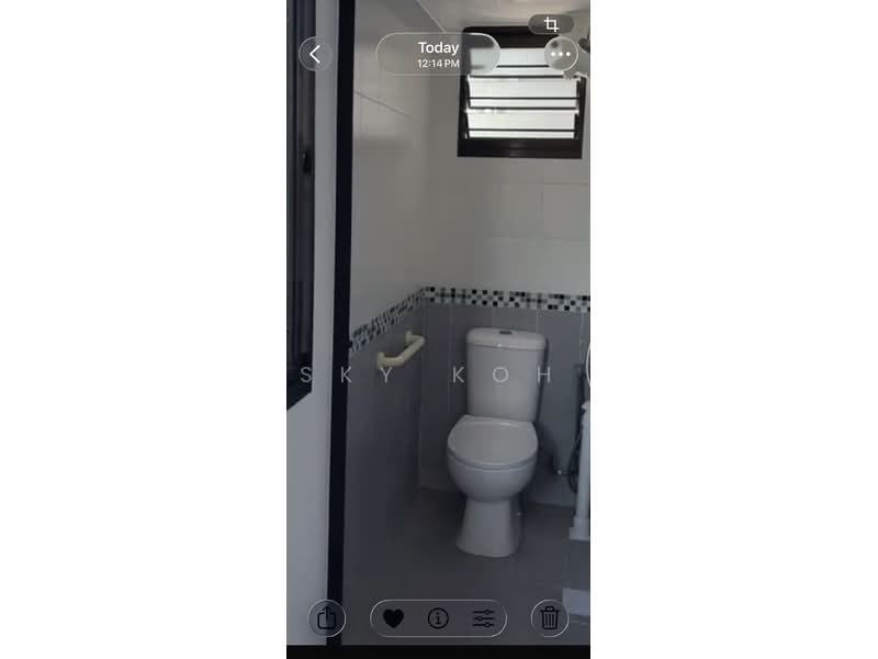 264 Waterloo Street, 264 Waterloo Street, 2 Bedrooms, 702 sqft, HDB Flat For Rent, by Sky Koh, 500107437 - Bathroom - PropertyGuru.com.sg