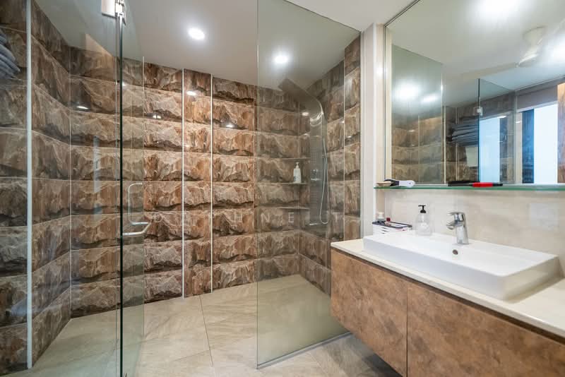 ⭐ $1 MIL UNDER VALUATION, Cheapest & Newest Freehold 3 Storey+Attic Bungalow, >5000 sqft Land D28, , 7 Bedrooms, 14,000 sqft, Detached House For Sale, by Daphne Tan, 500107439 - Bathroom - PropertyGuru.com.sg