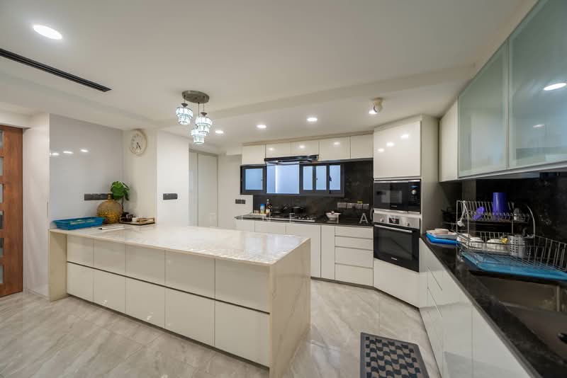 ⭐ $1 MIL UNDER VALUATION, Cheapest & Newest Freehold 3 Storey+Attic Bungalow, >5000 sqft Land D28, Seletar / Yio Chu Kang, 7 Bedrooms, 14,000 sqft, Detached House For Sale, by Daphne Tan, 500107439 - Kitchen - PropertyGuru.com.sg