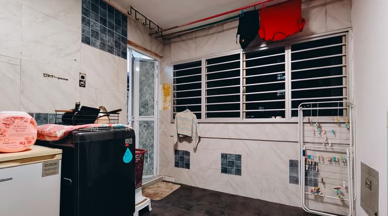 115 Hougang Avenue 1, 115 Hougang Avenue 1, 3 Bedrooms, 979 sqft, HDB Flat For Sale, by Mirza Subari, 500107451 - Interior - PropertyGuru.com.sg