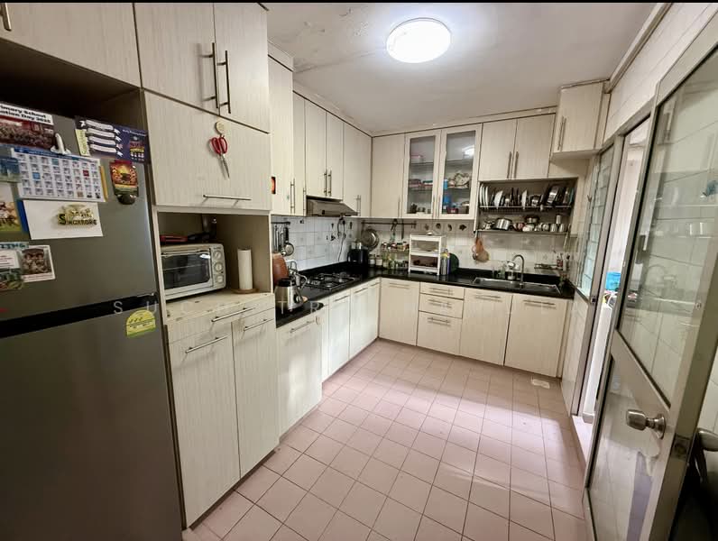 765 Choa Chu Kang North 5, 765 Choa Chu Kang North 5, 3 Bedrooms, 1,100 sqft, HDB Flat For Rent, by Suchitra Narula, 500107452 - Kitchen - PropertyGuru.com.sg