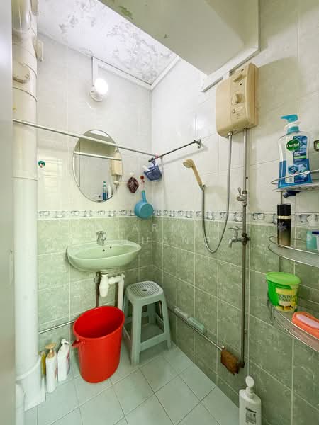 15 Beach Road, 15 Beach Road, Room Rental, 20 sqft, HDB Flat For Rent, by Charman Chuang, 500107462 - Bathroom - PropertyGuru.com.sg