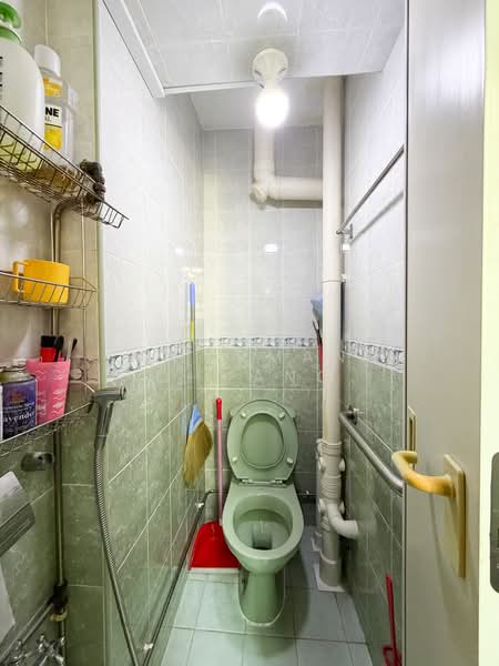 15 Beach Road, 15 Beach Road, Room Rental, 20 sqft, HDB Flat For Rent, by Charman Chuang, 500107462 - Bathroom - PropertyGuru.com.sg
