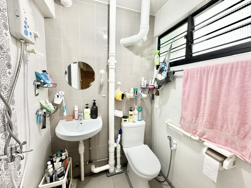 296 Tampines Street 22, 296 Tampines Street 22, 2 Bedrooms, 721 sqft, HDB Flat For Sale, by Avery Wang, 500107465 - Bathroom - PropertyGuru.com.sg
