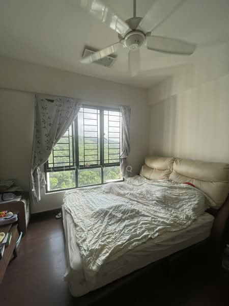 Regent Heights, 50 Bukit Batok East Avenue 5, 3 Bedrooms, 1,163 sqft, Condominium For Sale, by Lin Yiqian, 500107466 - Bedroom - PropertyGuru.com.sg