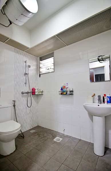 694D Woodlands Drive 62, 694D Woodlands Drive 62, 2 Bedrooms, 732 sqft, HDB Flat For Sale, by Evyn Xu, 500107483 - Bathroom - PropertyGuru.com.sg