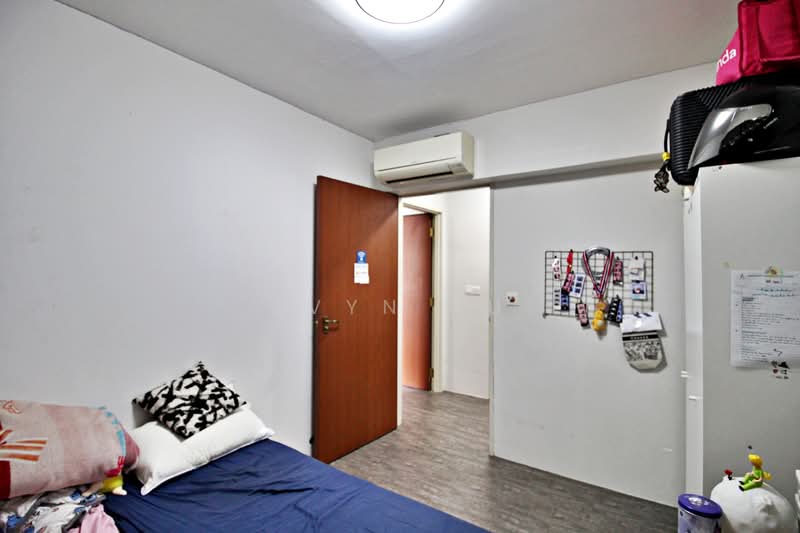 694D Woodlands Drive 62, 694D Woodlands Drive 62, 2 Bedrooms, 732 sqft, HDB Flat For Sale, by Evyn Xu, 500107483 - Bedroom - PropertyGuru.com.sg