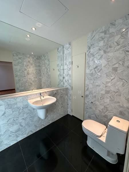 The Colonnade, 82 Grange Road, 2 Bedrooms, 2,883 sqft, Condominium For Rent, by Stephanie Seah, 500107491 - Bathroom - PropertyGuru.com.sg