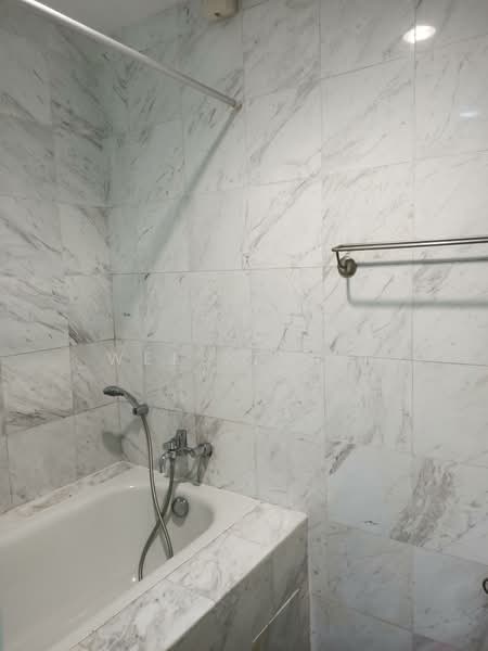 D'Banyan, 83 Jalan Sendudok, 2 Bedrooms, 829 sqft, Apartment For Rent, by Wee Xin Yi, 500107512 - Bathroom - PropertyGuru.com.sg