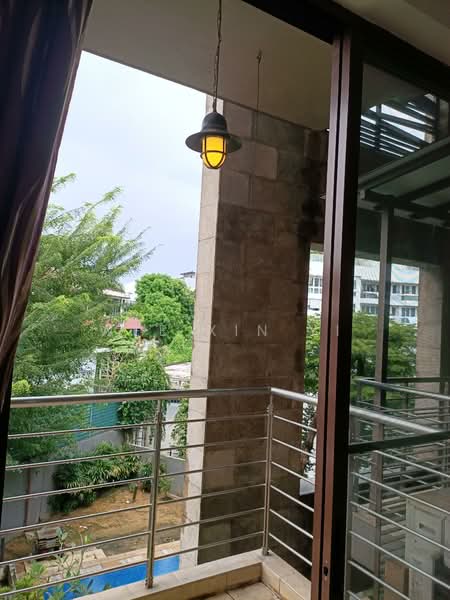 D'Banyan, 83 Jalan Sendudok, 2 Bedrooms, 829 sqft, Apartment For Rent, by Wee Xin Yi, 500107512 - Balcony - PropertyGuru.com.sg