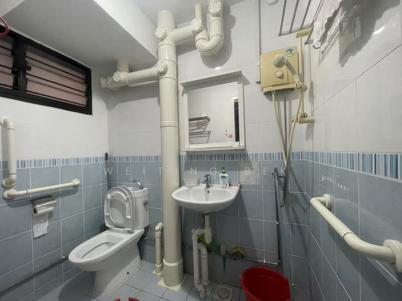 461 Crawford Lane, 461 Crawford Lane, Room Rental, 150 sqft, HDB Flat For Rent, by Weiting Bek, 500107515 - Bathroom - PropertyGuru.com.sg