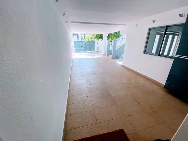 Swiss View, Swiss View, 6 Bedrooms, 4,300 sqft, Terraced House For Rent, by Michael Ciola, 500107518 - Entrance - PropertyGuru.com.sg