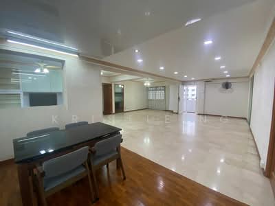 For Sale - 578 Hougang Avenue 4