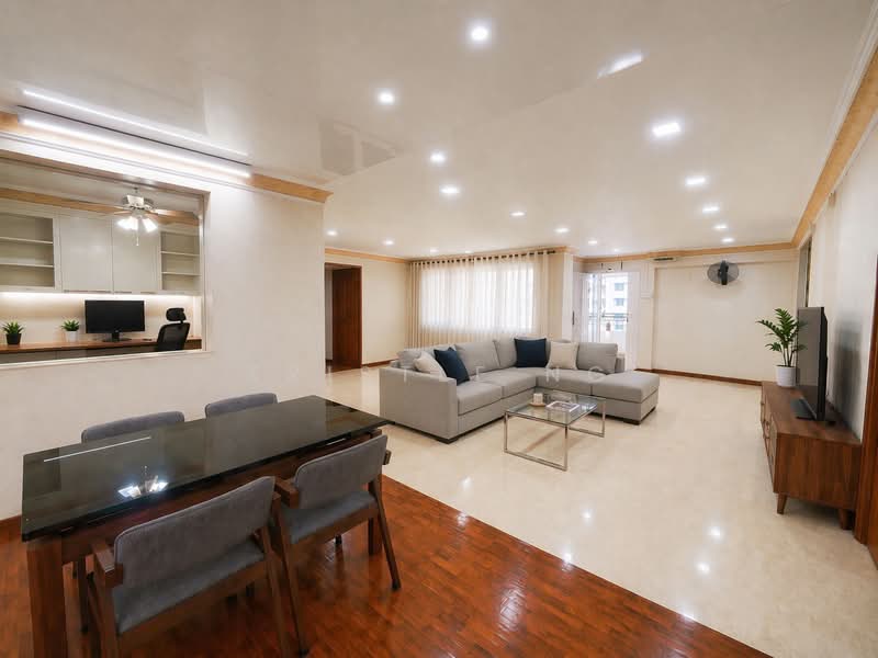 578 Hougang Avenue 4, 578 Hougang Avenue 4, 4 Bedrooms, 1,507 sqft, HDB Flat For Sale, by Kristle Ng, 500107523 - Living Room - PropertyGuru.com.sg