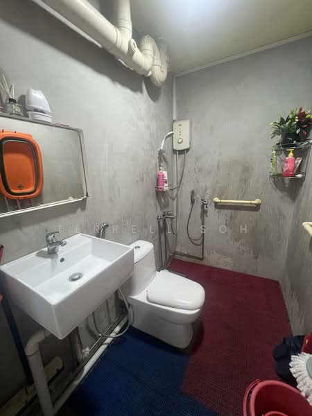 754 Woodlands Circle, 754 Woodlands Circle, 3 Bedrooms, 1,313 sqft, HDB Flat For Sale, by Terrell Soh, 500107526 - Bathroom - PropertyGuru.com.sg