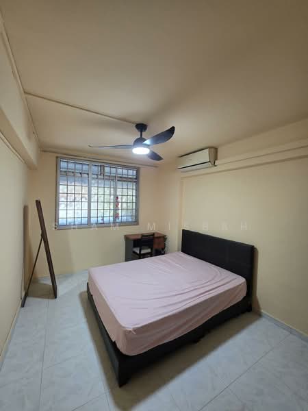 105 Bishan Street 12, 105 Bishan Street 12, 2 Bedrooms, 688 sqft, HDB Flat For Sale, by Sham Misbah, 500107532 - Bedroom - PropertyGuru.com.sg