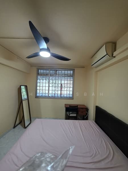 105 Bishan Street 12, 105 Bishan Street 12, 2 Bedrooms, 688 sqft, HDB Flat For Sale, by Sham Misbah, 500107532 - Bedroom - PropertyGuru.com.sg