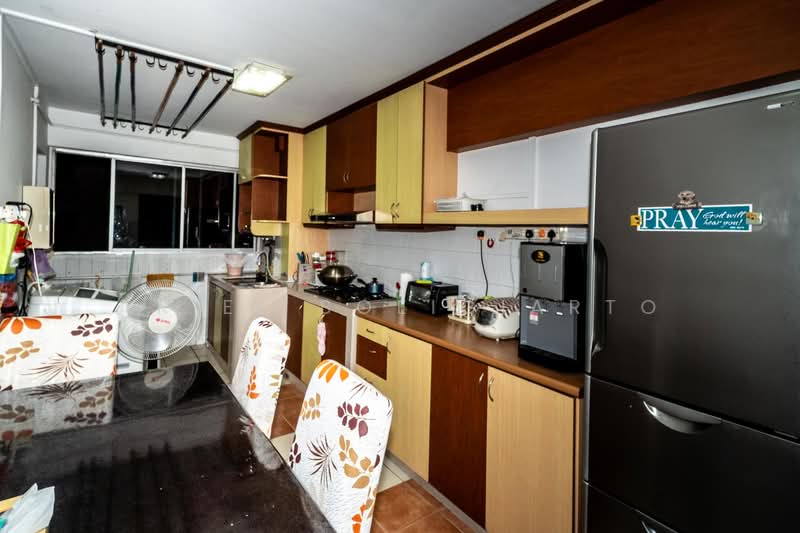 426 Pasir Ris Drive 6, 426 Pasir Ris Drive 6, Room Rental, 125 sqft, HDB Flat For Rent, by Ariel Soeigiarto, 500107533 - Kitchen - PropertyGuru.com.sg