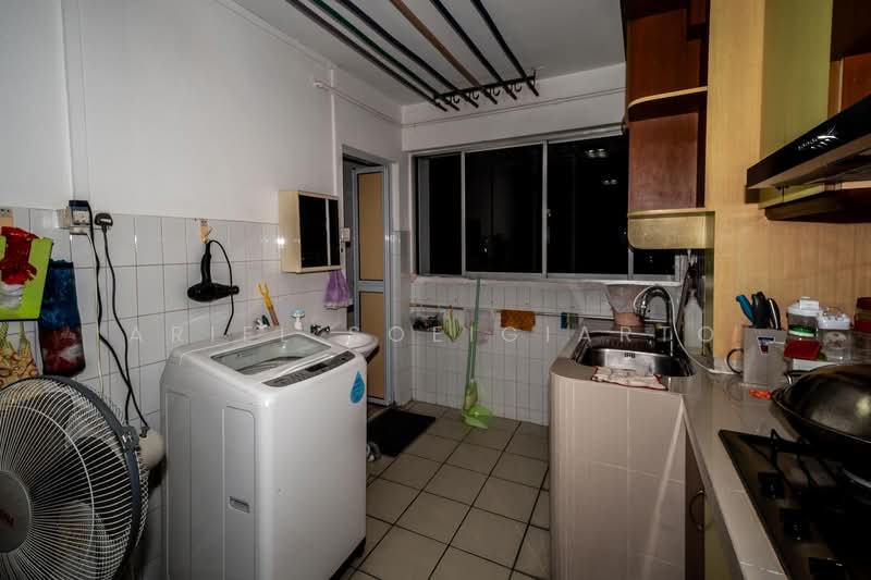 426 Pasir Ris Drive 6, 426 Pasir Ris Drive 6, Room Rental, 125 sqft, HDB Flat For Rent, by Ariel Soeigiarto, 500107533 - Kitchen - PropertyGuru.com.sg