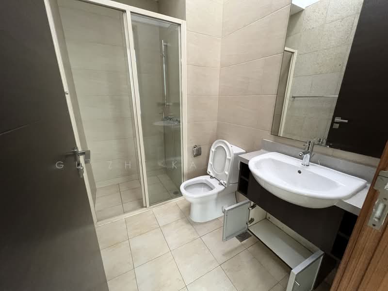 The Nexus, 955 Bukit Timah Road, 3 Bedrooms, 1,346 sqft, Condominium For Rent, by Gu Zhi Kai (辜稚凯), 500107540 - Common Bathroom - PropertyGuru.com.sg