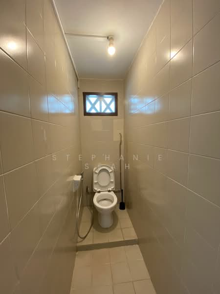 Townerville, McNair Road, 3 Bedrooms, 2,424 sqft, Conservation House For Rent, by Stephanie Seah, 500107552 - Bathroom - PropertyGuru.com.sg