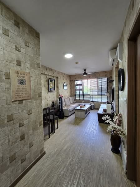 467C Bukit Batok West Avenue 9, 467C Bukit Batok West Avenue 9, 1 Bedroom, 506 sqft, HDB Flat For Sale, by Jake Seng, 500107555 - Living Room - PropertyGuru.com.sg