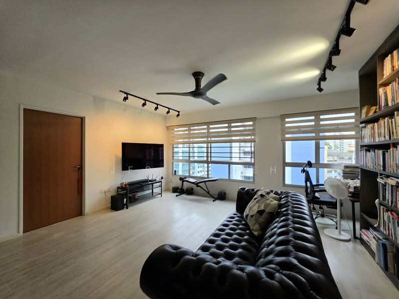 443C Bukit Batok West Avenue 8, 443C Bukit Batok West Avenue 8, 3 Bedrooms, 1,205 sqft, HDB Flat For Sale, by Jeremy Peh, 500107566 - Living Room - PropertyGuru.com.sg