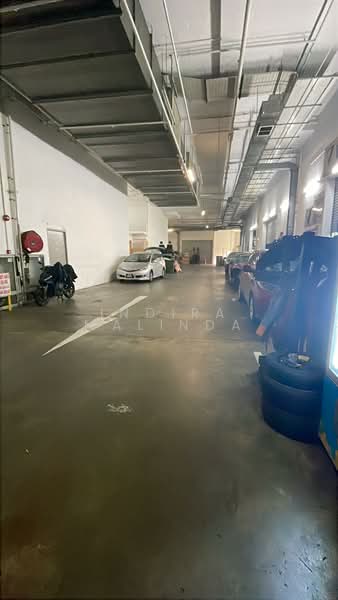 Pioneer Point, 5 Soon Lee Street, 958 sqft, Factory / Workshop (B2) For Sale, by Indira Malinda, 500107571 - Car Park - CommercialGuru.com.sg