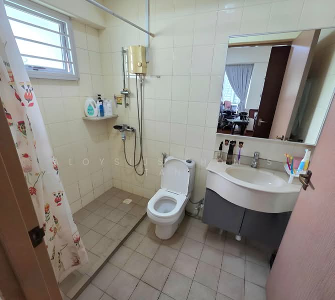 271B Punggol Walk, 271B Punggol Walk, 3 Bedrooms, 1,249 sqft, HDB Flat For Sale, by Aloysius Thomas Tan, 500107576 - Bathroom - PropertyGuru.com.sg