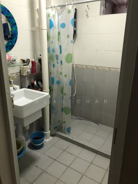 175 Lorong 2 Toa Payoh, 175 Lorong 2 Toa Payoh, Room Rental, 250 sqft, HDB Flat For Rent, by Lucas Chan, 500107578 - Bathroom - PropertyGuru.com.sg