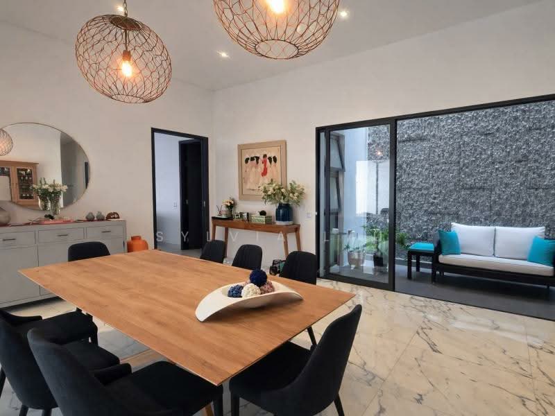 FRANKEL ESTATE - Beautiful Dunbar Walk Semi-Detached With Pool And Lift, Dunbar Walk,  East Coast Road, Frankel Ave, 5 Bedrooms, 6,700 sqft, Semi-Detached House For Sale, by Sylvia Lau, 500107579 - Dining Room - PropertyGuru.com.sg