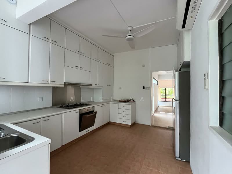 Villa Delle Rose, Taman Nakhoda, 3 Bedrooms, 2,890 sqft, Condominium For Rent, by Alice Yap, 500107583 - Kitchen - PropertyGuru.com.sg