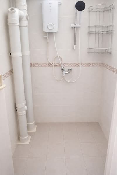 158 Mei Ling Street, 158 Mei Ling Street, 2 Bedrooms, 710 sqft, HDB Flat For Sale, by Delvin Ong, 500107584 - Bathroom - PropertyGuru.com.sg