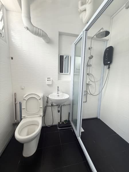 248 Kim Keat Link, 248 Kim Keat Link, 3 Bedrooms, 1,119 sqft, HDB Flat For Rent, by Cindy Fu 付小姐, 500107585 - Bathroom - PropertyGuru.com.sg