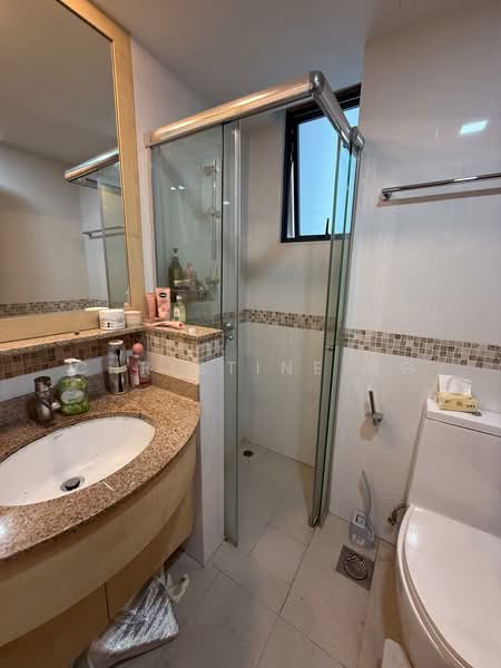 Blue Horizon, 21 West Coast Crescent, 3 Bedrooms, 1,152 sqft, Condominium For Rent, by Christine Ng, 500107589 - Bathroom - PropertyGuru.com.sg