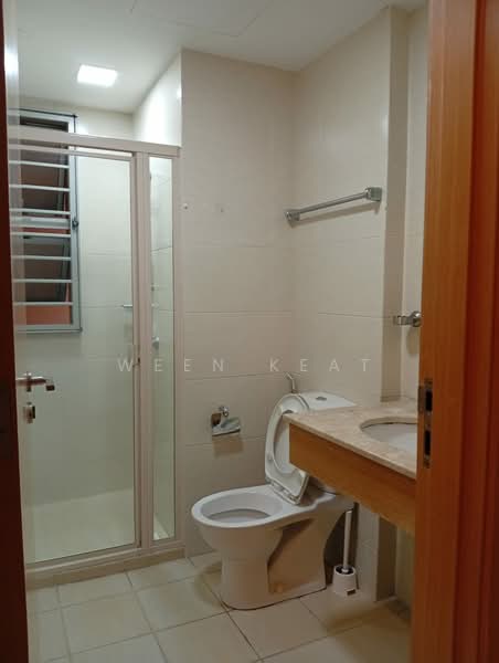 The Lakeshore, 31 Jurong West Street 41, Room Rental, 1,300 sqft, Condominium For Rent, by Ween Keat, 500107592 - Bathroom - PropertyGuru.com.sg