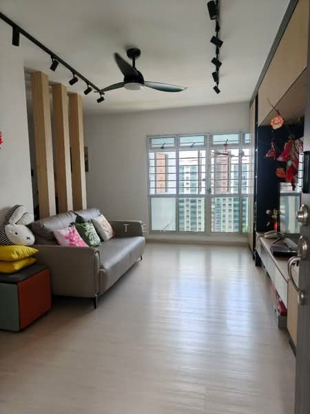 126A Edgedale Plains, 126A Edgedale Plains, 3 Bedrooms, 979 sqft, HDB Flat For Sale, by Dexter Lim, 500107604 - Living Room - PropertyGuru.com.sg